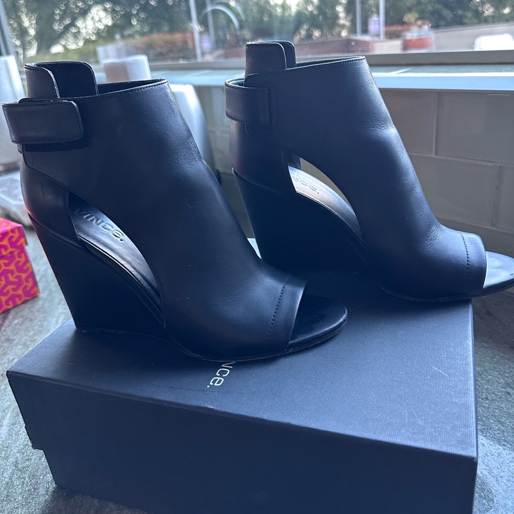 VINCE. Katia Black Leather Ankle Strap Wedges - Size 8